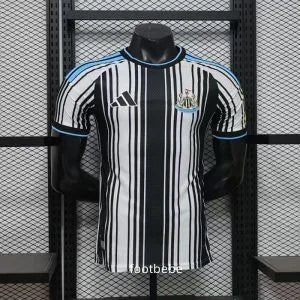 Newcastle United maillot foot domicile 2026 2027